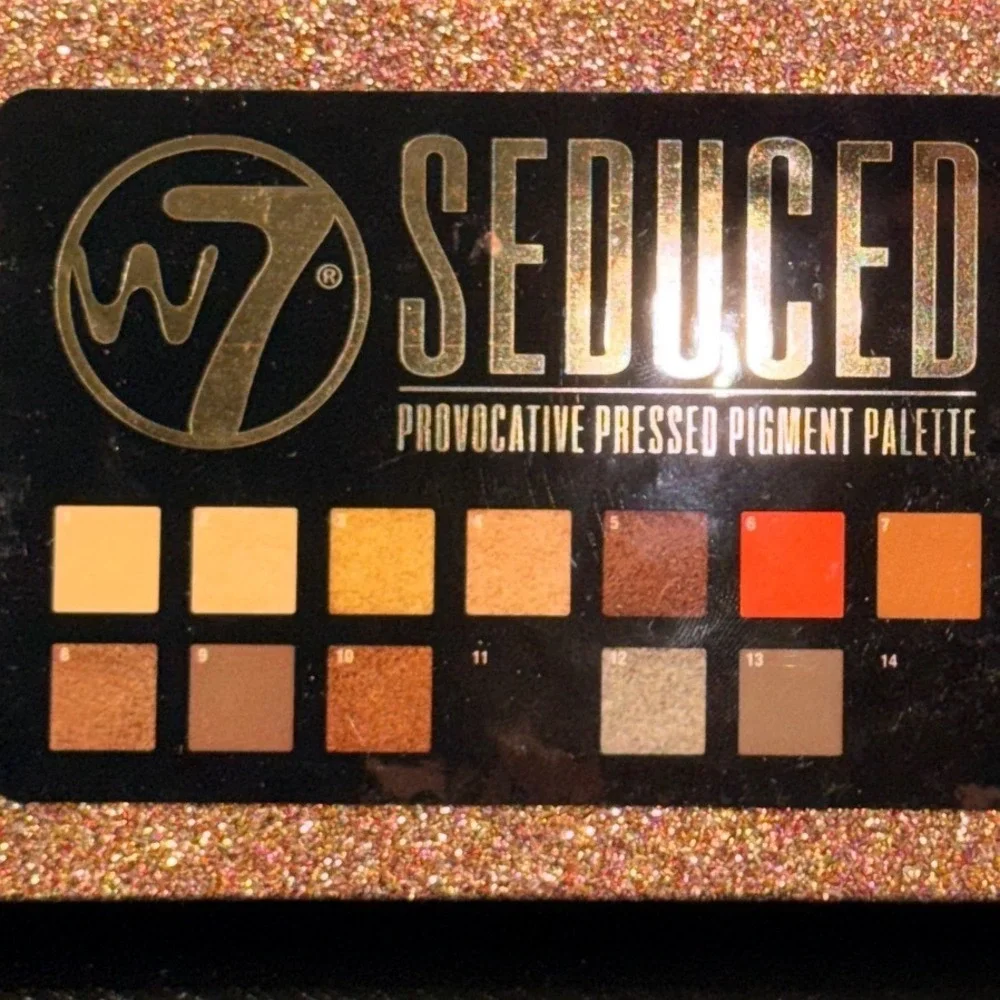 W7 Seduced Provocative Pressed Pigment Palette 14 Shades Glitter Case Mirror